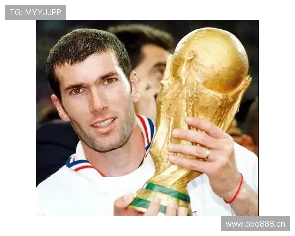 齐达内足球思想的深度剖析：如何塑造冠军团队的战术哲学与表现趋势分析