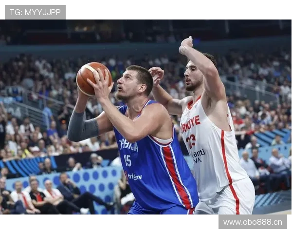 埃文·莫布里挡拆防守压制约基奇，防守覆盖胜上季