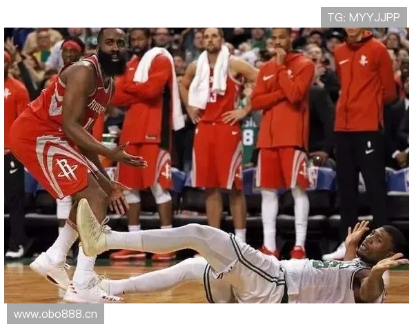 了解篮球规则：假摔判罚是如何界定与执行的？